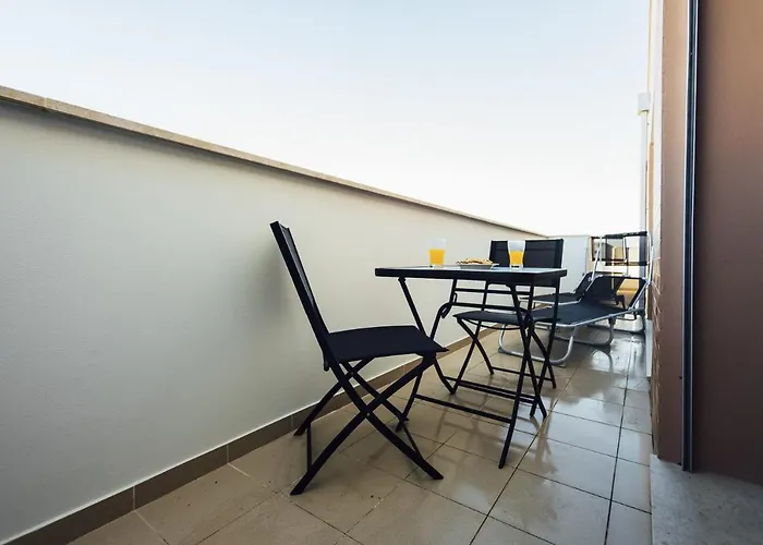 Carmona - By Sch 公寓