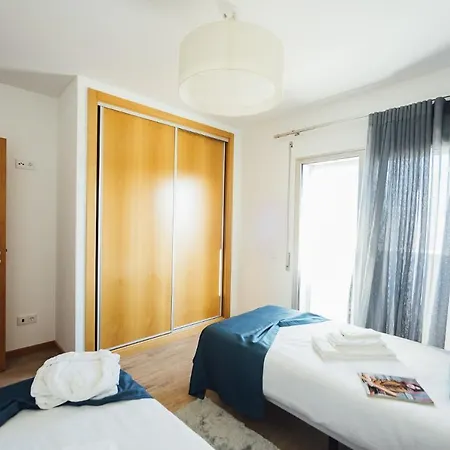 Carmona - By Sch アパート