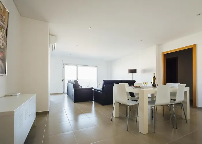 Apartmán Carmona - By Sch